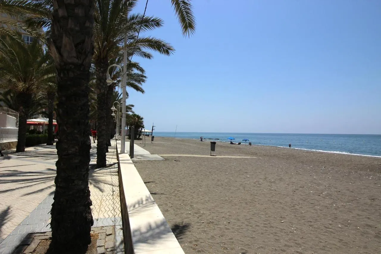 Toda Una Experiencia En La Costa Del Sol, A 100M De La Playa Algarrobo Costa